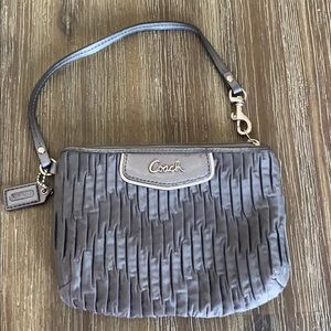 COACH • Wristlet